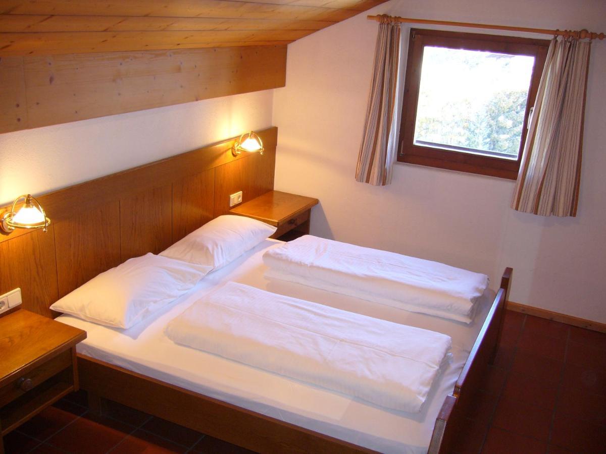 Residence Silvester Racines Bagian luar foto