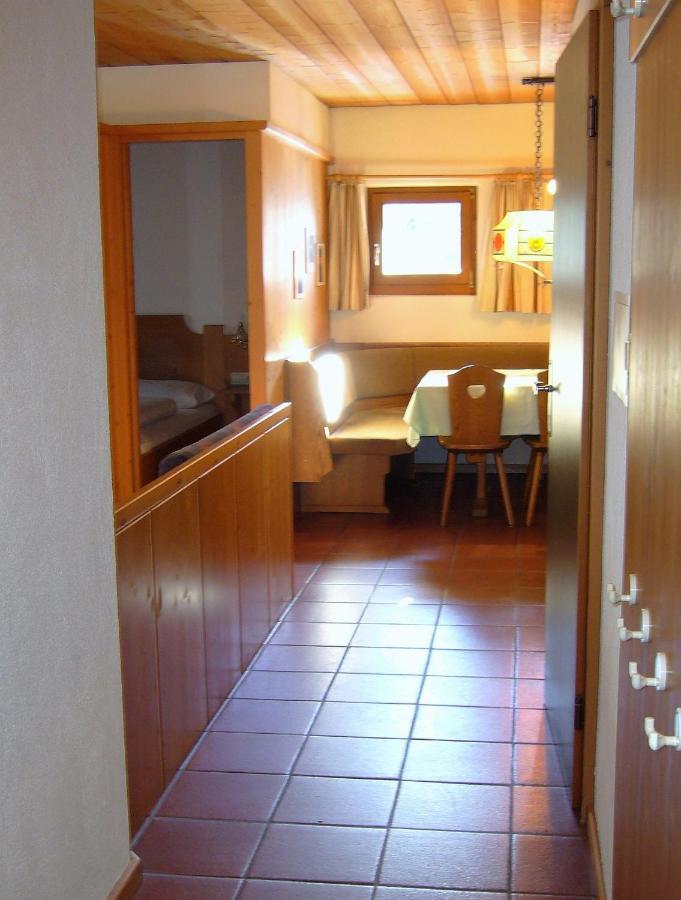 Residence Silvester Racines Bagian luar foto