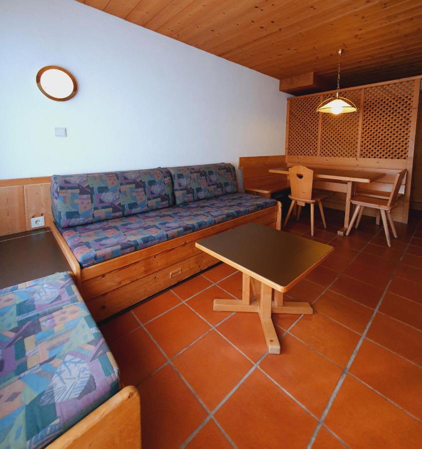 Residence Silvester Racines Bagian luar foto
