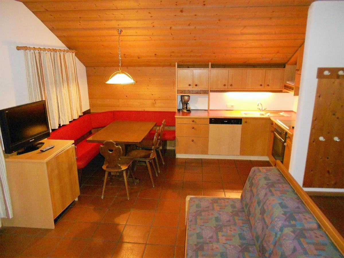 Residence Silvester Racines Bagian luar foto