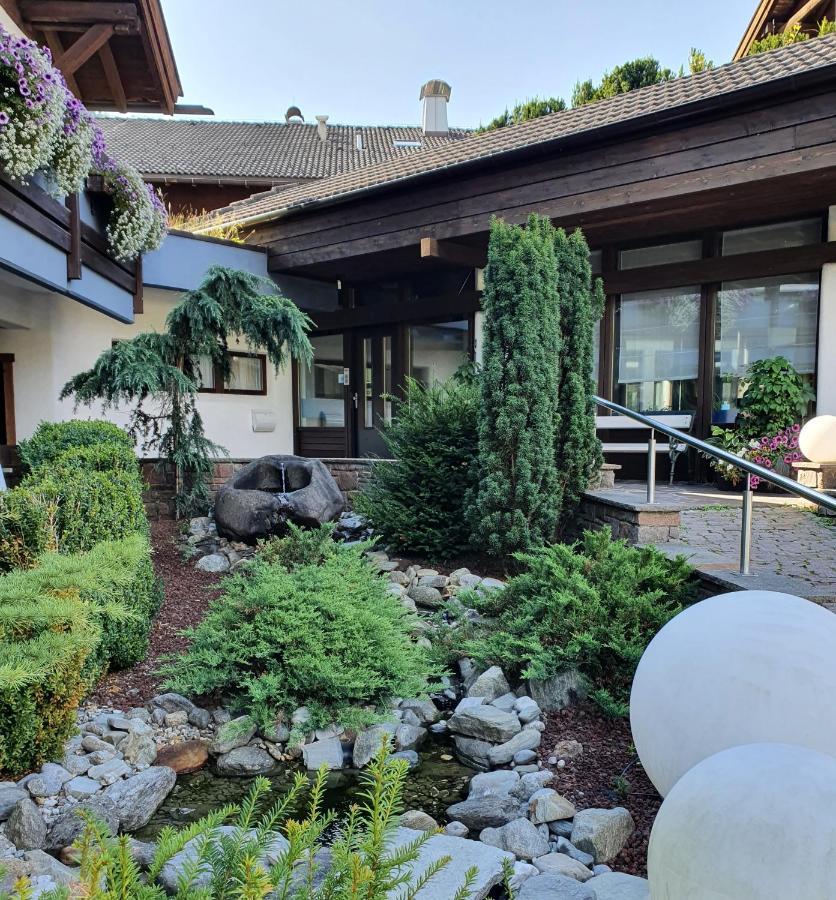 Residence Silvester Racines Bagian luar foto