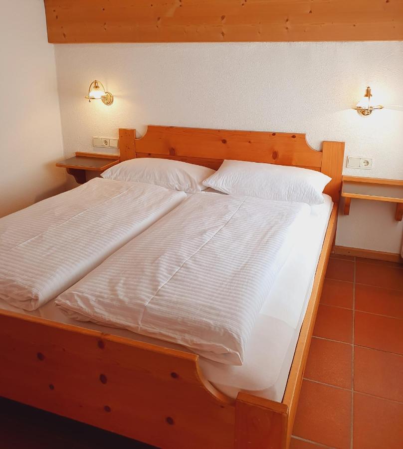 Residence Silvester Racines Bagian luar foto