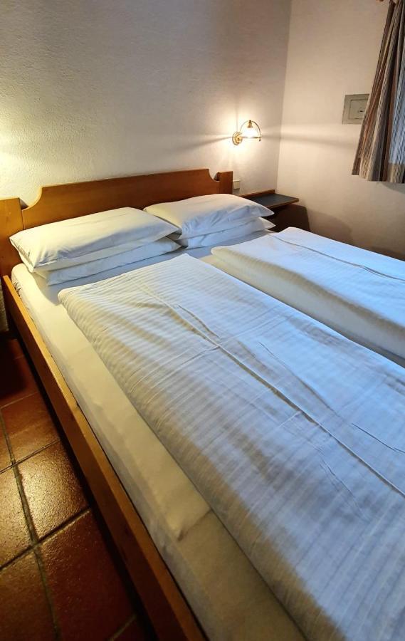 Residence Silvester Racines Bagian luar foto