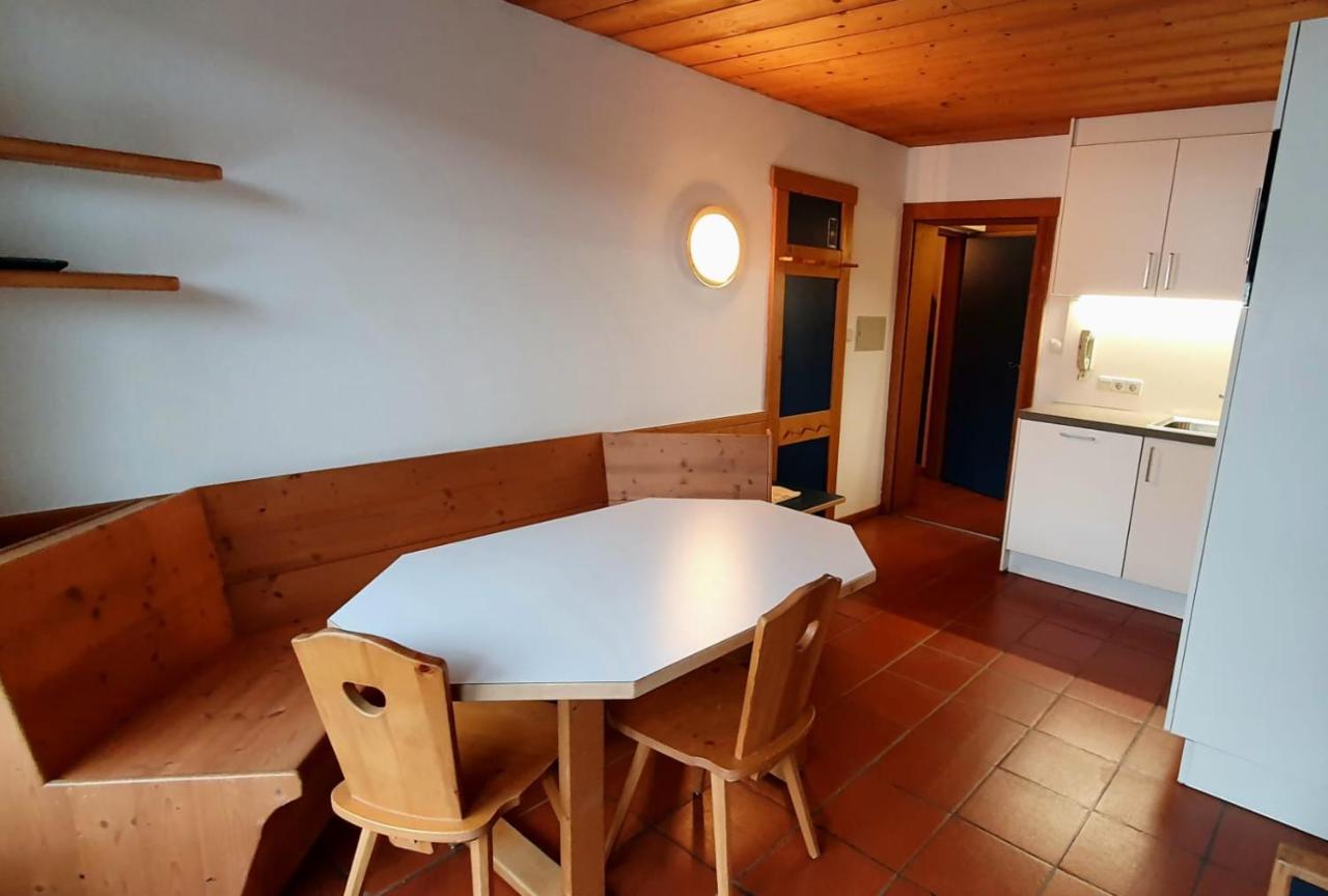 Residence Silvester Racines Bagian luar foto