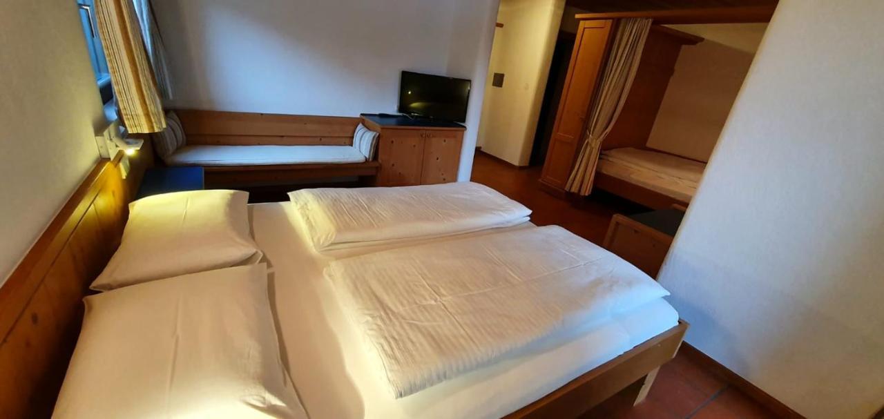 Residence Silvester Racines Bagian luar foto